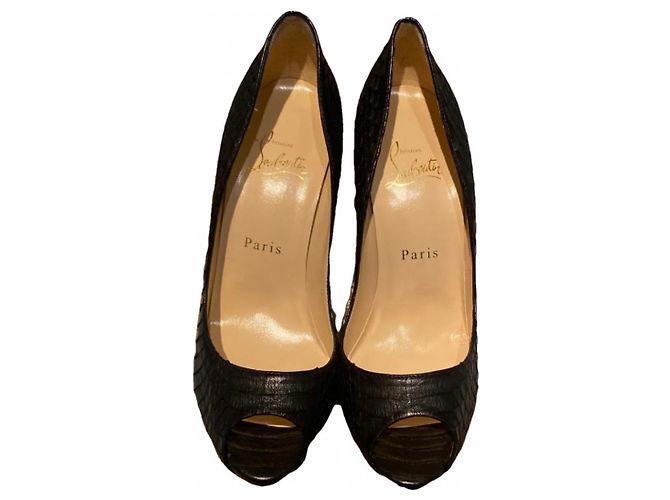Christian Louboutin Lady Claude Pumps aus Pythonleder Schwarz