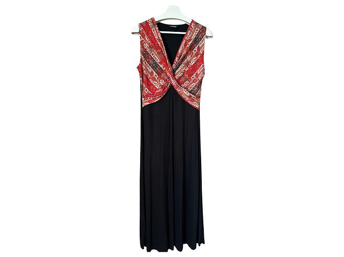 VESTIDO DE MULHER DESIGUAL Preto