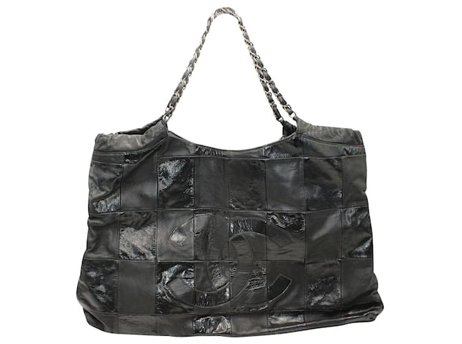Totes Chanel Black Leather Patchwork Tote with Silver Tone Chain 2013-2014