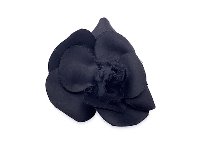 Chanel broche de fleur noire en soie vintage Camelia Camellia  ref.1061001