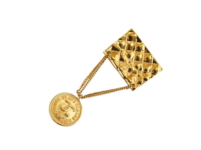 Chanel CC Classic Flap Bag Brooch Golden Metal ref.1061202 - Joli Closet