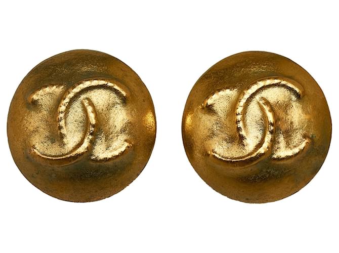 Chanel Gold-plated Clip-on Earrings in Metallic