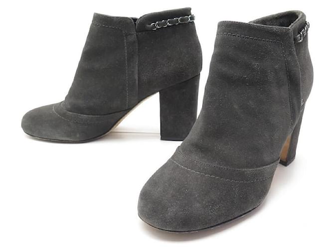 CHANEL ANKLE BOOTS G29932 39.5 SUEDE INTERLACED CHAIN POCHON BOOTS Grey  ref.1062708