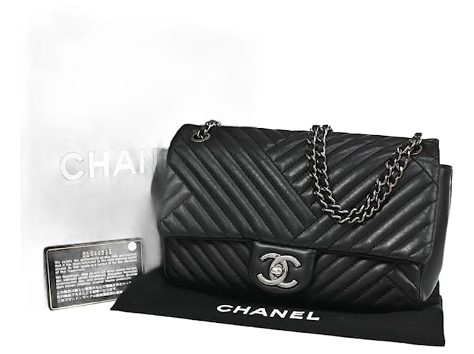 Chanel Timeless Schwarz Leder  ref.1063082