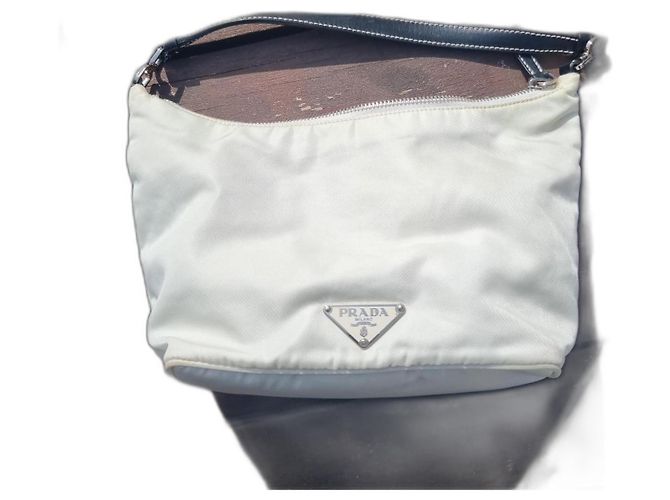 Mini Bolsa Prada Bege de Nylon