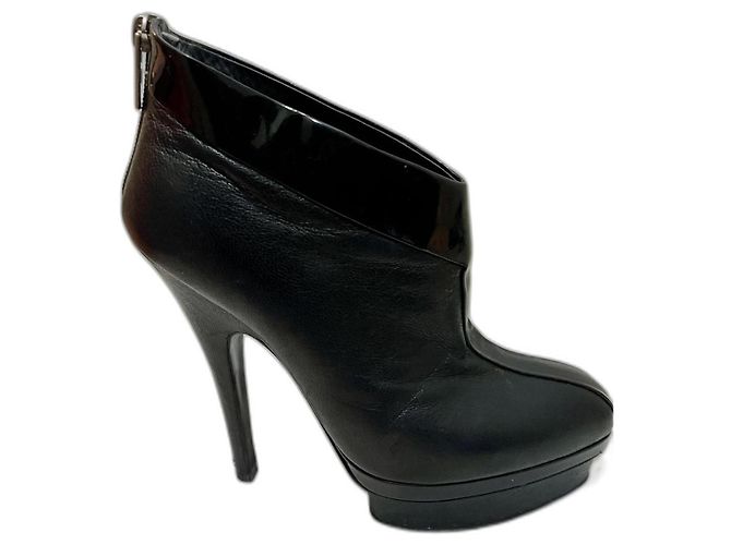 Yves Saint Laurent YSL Rive Gauache Easy 105 ankle boots Black
