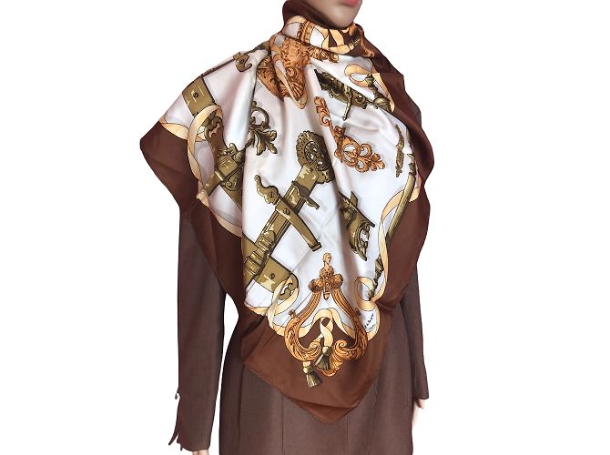 Hermès Cachecóis HERMES T.  Seda Marrom