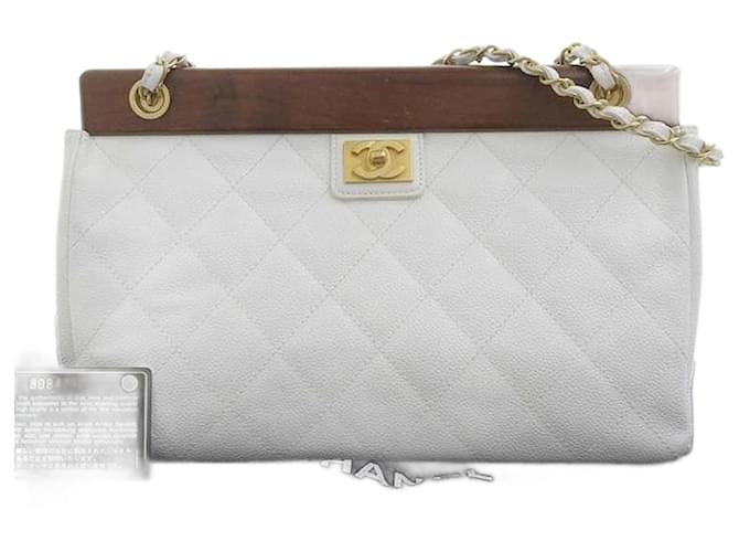 Chanel Bolso de hombro con barra de madera de caviar acolchado CC  8 Blanco Cuero  ref.1065512