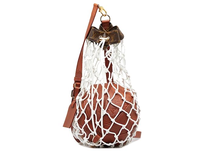 Louis Vuitton Brown LV X NBA Bola em bolsa de basquete Marrom Couro Bezerro-como bezerro  ref.1065747
