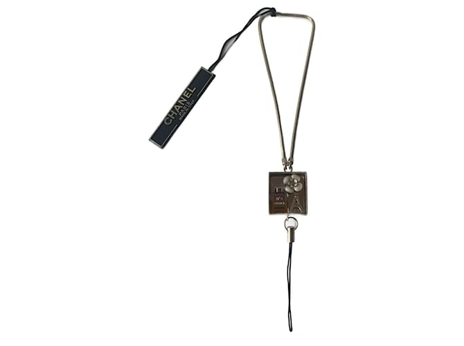 Chanel Taschenanhänger Mehrfarben Metall  ref.1066542