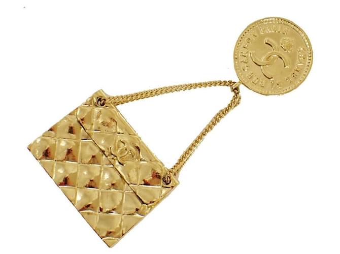 Timeless Chanel Matelassé Dourado Banhado a ouro  ref.1066551