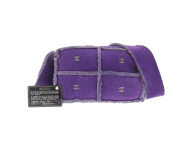Chanel Bolso de hombro de ante y piel de oveja Púrpura Suecia  ref.1066773