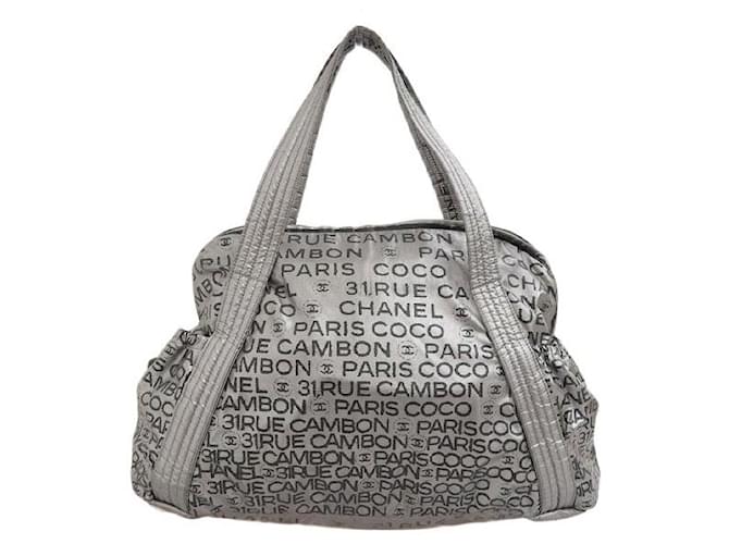 Sac cabas en toile de sac de bowling illimité en nylon imprimé Chanel en bon état Argenté  ref.1066779