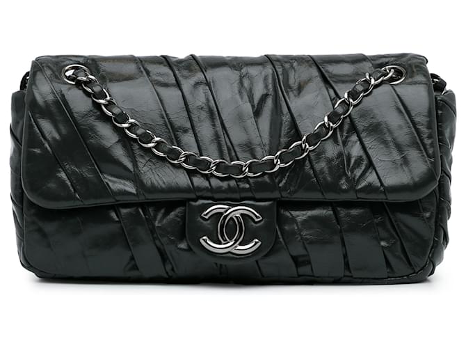 Chanel Black Twisted Flap Bag Leather Pony-style calfskin ref.1066946 - Joli  Closet