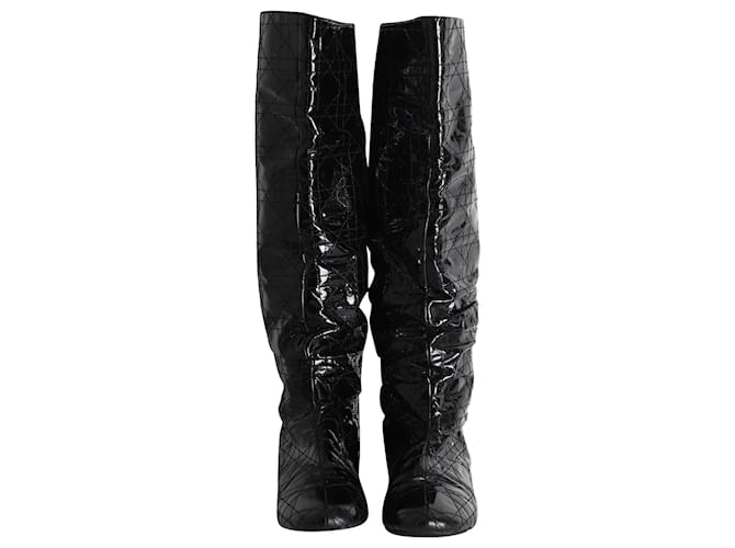 Dior Cannage gesteppte kniehohe flache Stiefel aus schwarzem Lackleder  ref.1067129