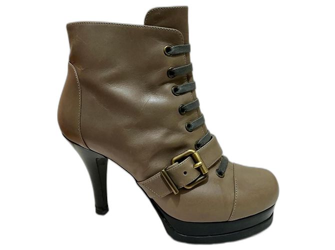 Fendi Leather ankle boots with side zip Brown