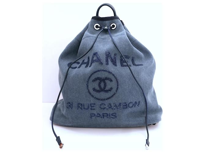 Chanel Deauville Denim-Rucksack Blau John  ref.1071168
