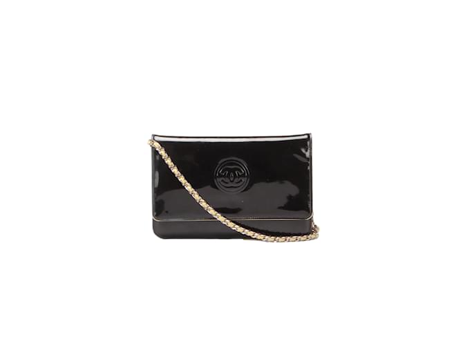 Chanel Tasche mit Kettenklappe aus Lackleder Schwarz  ref.1071855