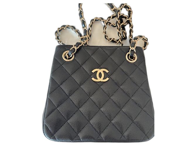 Chanel bucket bag Black Leather