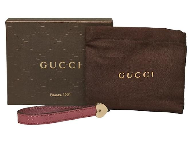 Gucci Ciondolo per cinturino da polso in pelle verniciata 282562 Porpora  ref.1075311