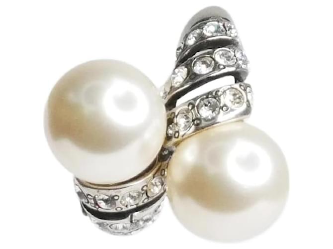 Saint Laurent Pendiente clip único de cristal plateado y perla artificial Plata  ref.1075349