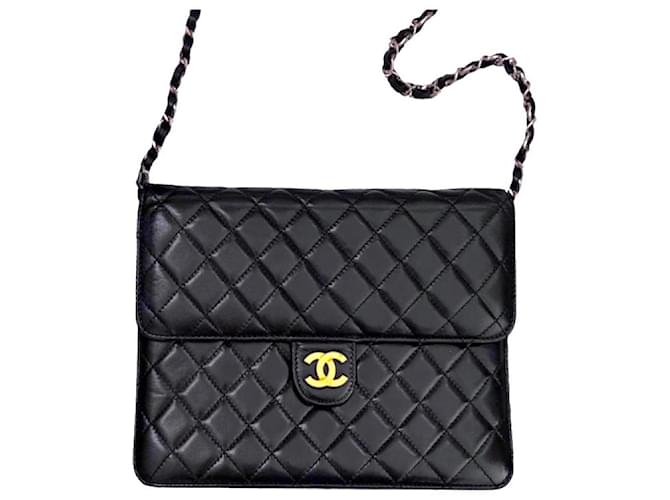 Chanel Timeless flap bag Black Leather  ref.1078299