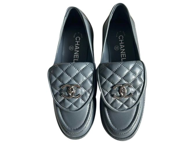 Mocassins Lock Chanel 36 Gris