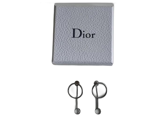 Boucles d'oreilles Dior Argenté  ref.1081949