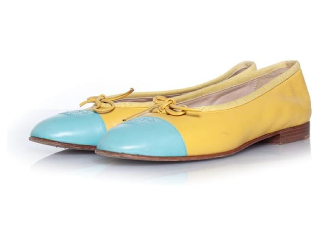 Chanel, sapatilhas de bailarina de couro amarelo  ref.1084059