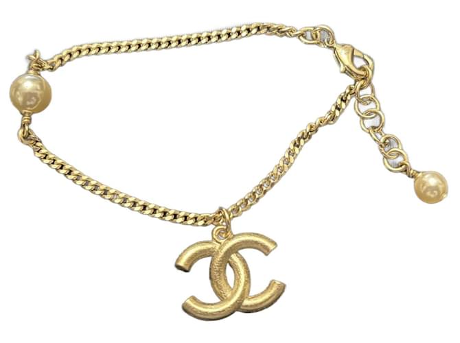 Bracciale Chanel in metallo D'oro  ref.1084340
