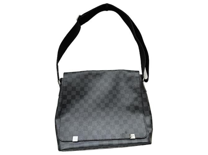 Louis Vuitton Taschen Aktentaschen Grau Leder  ref.1084626