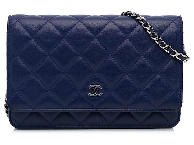 Wallet On Chain Cartera Chanel CC azul de piel de cordero acolchada con cadena Cuero  ref.1084766