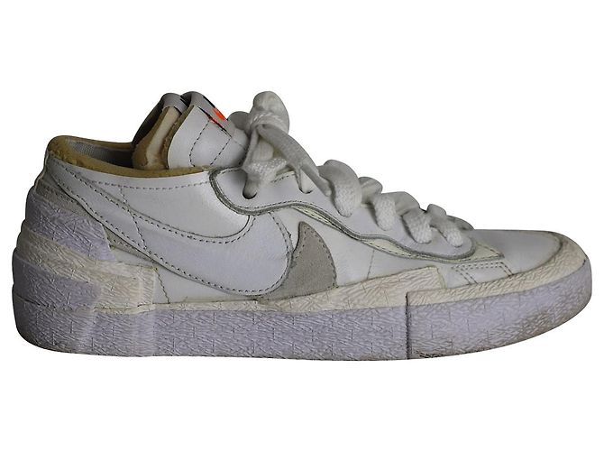 Baskets Nike x Sacai Blazer Low en cuir verni blanc