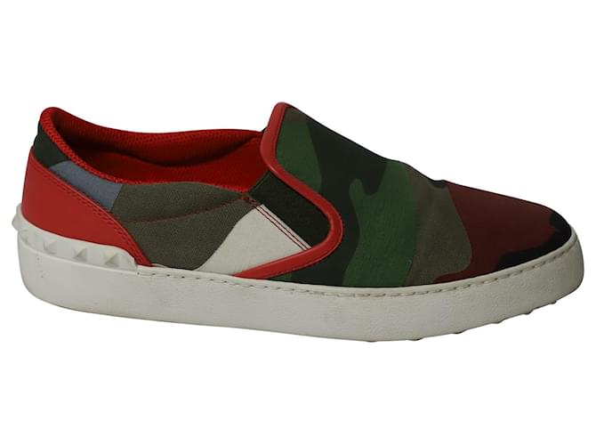 Valentino Garavani Valentino Camouflage Print Rockstud Low Top Sneakers in Multicolor Canvas Multiple colors Cloth  ref.1085042