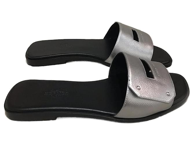 Hermès HERMES  Sandals T.eu 36 leather Silvery  ref.1085693