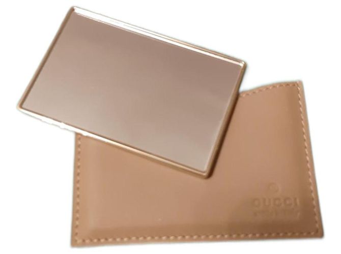 Gucci Leder Passcase und Spiegel beige