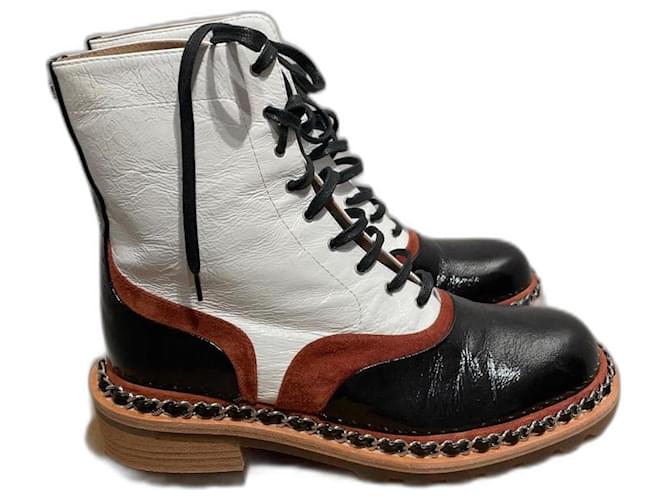 Chanel ankle boots Nero Bianco Marrone chiaro Pelle Pelle verniciata  ref.1087015