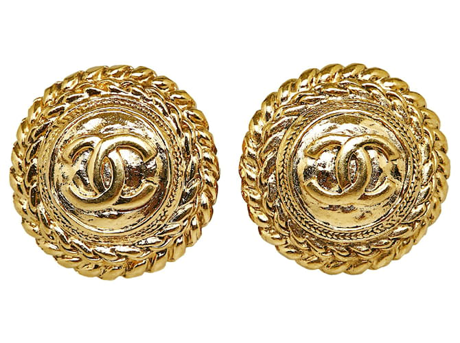 Chanel Gold CC Clip On Earrings Golden Metal Gold-plated  ref.1087279