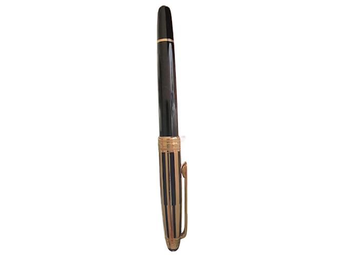 Montblanc stylo roller Ball plaqué or et résine noir  ref.1087353