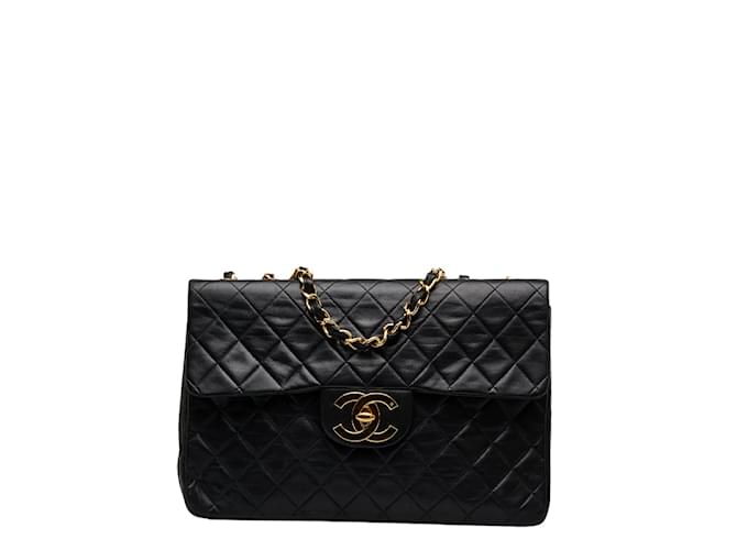 Chanel Maxi sac classique à rabat unique Cuir Veau façon poulain Noir  ref.1088803