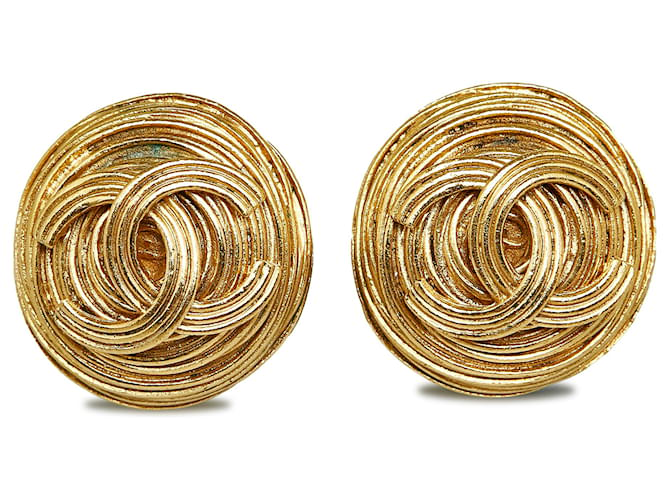 Boucles d'oreilles clips Chanel Gold CC Métal Plaqué or Doré  ref.1088949