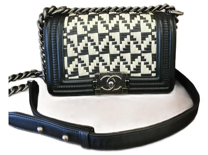 Chanel Mini boy bag Black Leather  ref.1089416