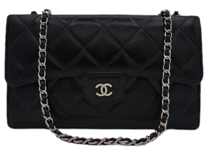 Chanel Wallet an der Kette, TIMELESS, JAHRGANG, Lamm Leder, CC, Noir, diagonaler Schwarz Lammfell  ref.1090113