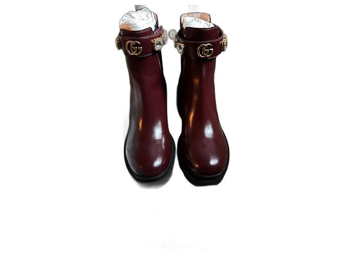 Marmont Botas de cano curto Gucci em couro ameixa