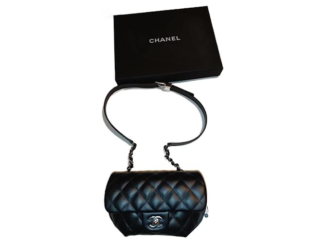 Chanel Bolsos de mano Negro Piel de cordero  ref.1093808