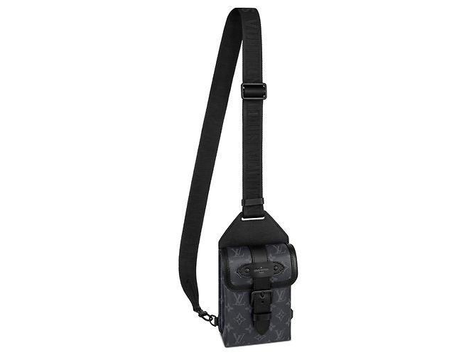 Louis Vuitton LV Saumur slingbag new Black
