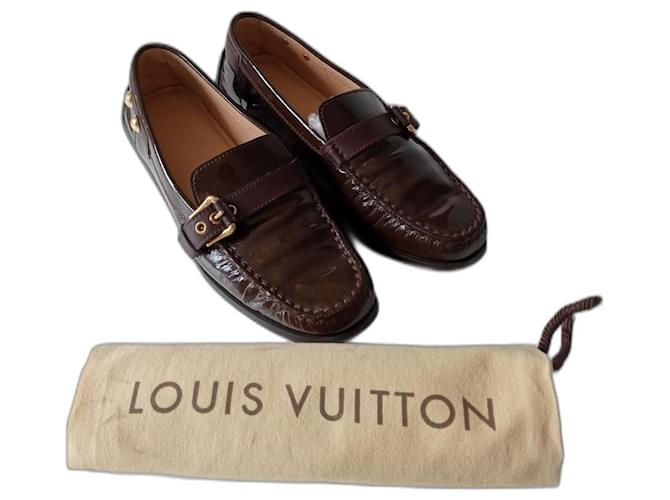 Louis Vuitton women's loafers size 37 Dark brown Patent leather  ref.1098406