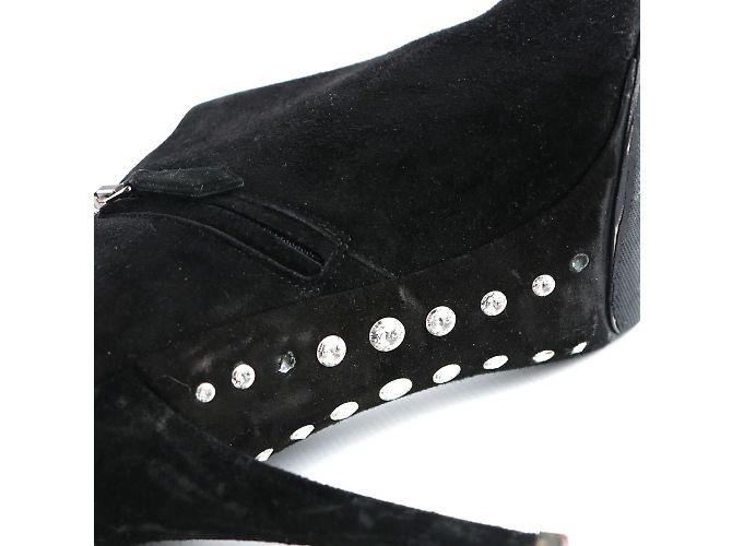 MIU MIU - Schwarze Wildleder-Stiefeletten mit Absatz (Größe 37)