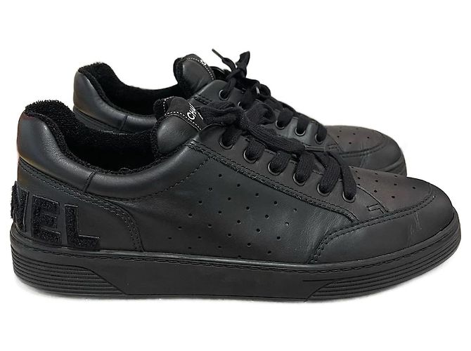 CHANEL Sneaker T.EU 45 Leder Schwarz