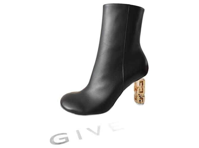 GIVENCHY G. CUBE LEATHER ANKLE BOOTS Black  ref.1105670